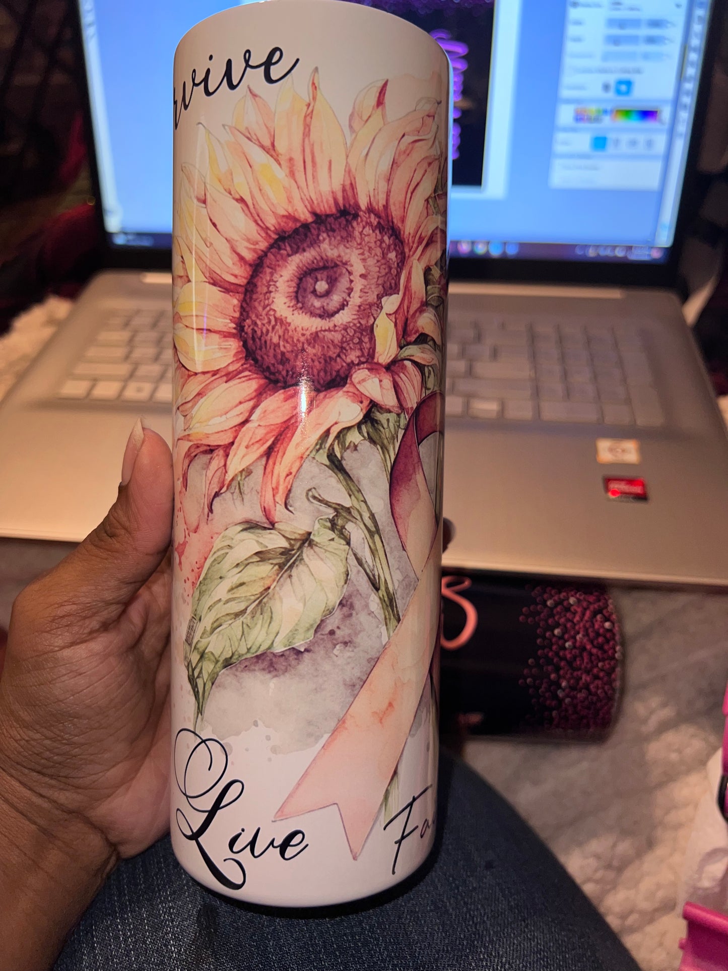 Gobelet à ruban rose de 20 oz